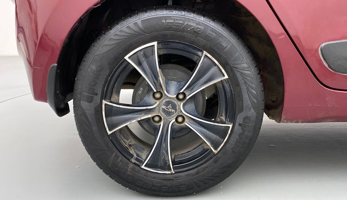 2015 Hyundai Grand i10 ASTA 1.2 AT VTVT, Petrol, Automatic, 65,491 km, Right Rear Wheel