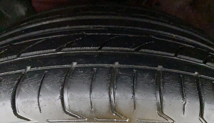 2014 Hyundai Elite i20 ASTA 1.2, Petrol, Manual, 65,307 km, Right Front Tyre Tread
