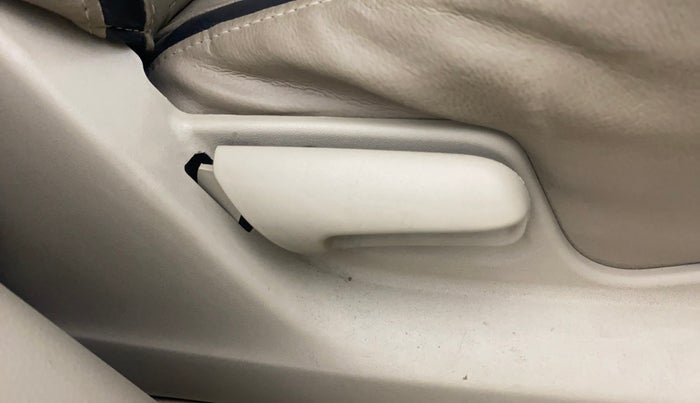 2015 Maruti Ertiga VXI, Petrol, Manual, 74,200 km, Driver Side Adjustment Panel