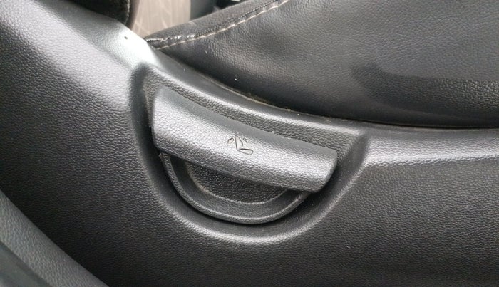 2014 Hyundai Grand i10 MAGNA 1.2 KAPPA VTVT, Petrol, Manual, 64,111 km, Driver Side Adjustment Panel