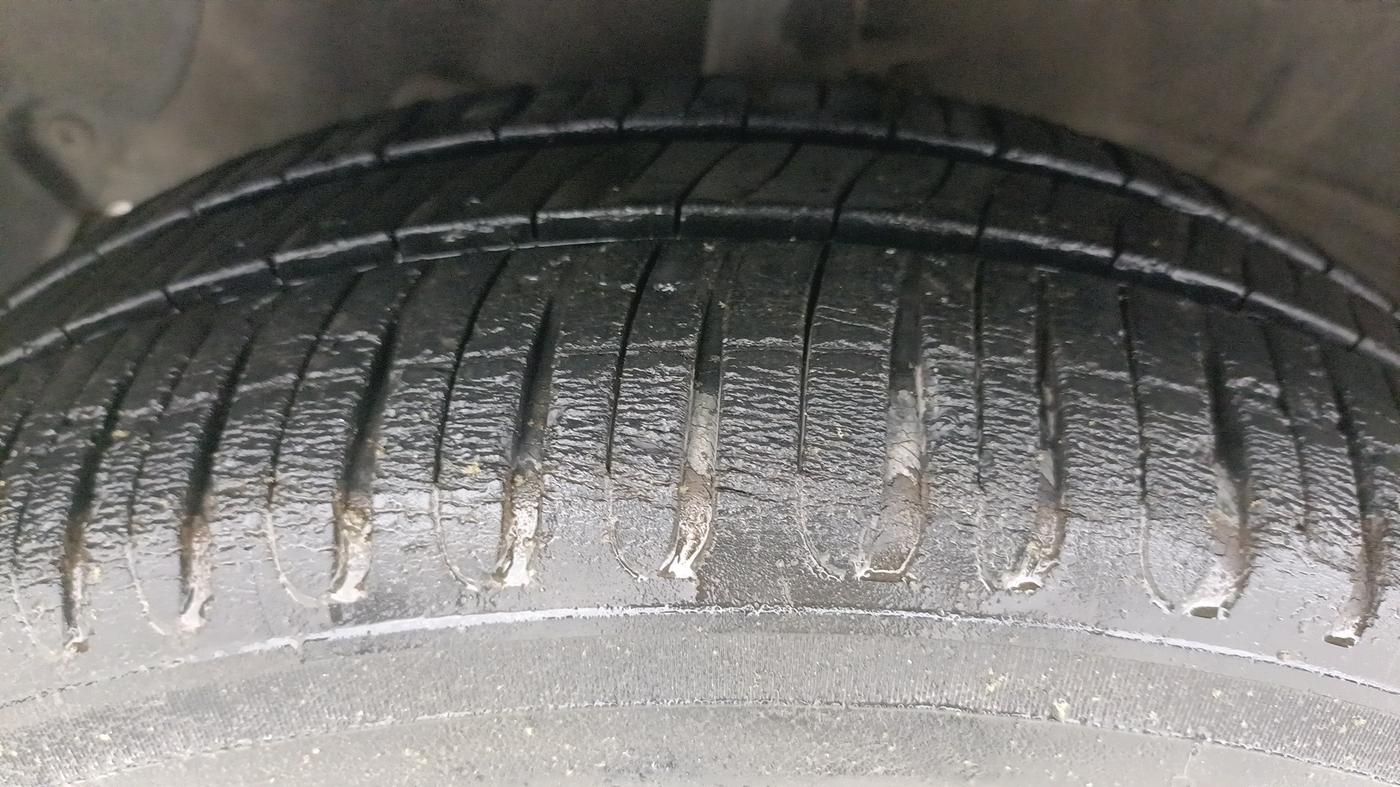 2014 Hyundai Grand i10 MAGNA 1.2 KAPPA VTVT, Petrol, Manual, 64,111 km, Left Front Tyre Tread