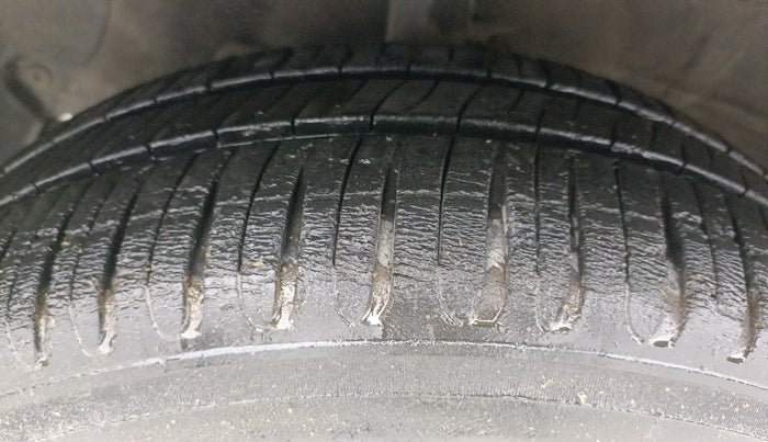 2014 Hyundai Grand i10 MAGNA 1.2 KAPPA VTVT, Petrol, Manual, 64,111 km, Left Front Tyre Tread