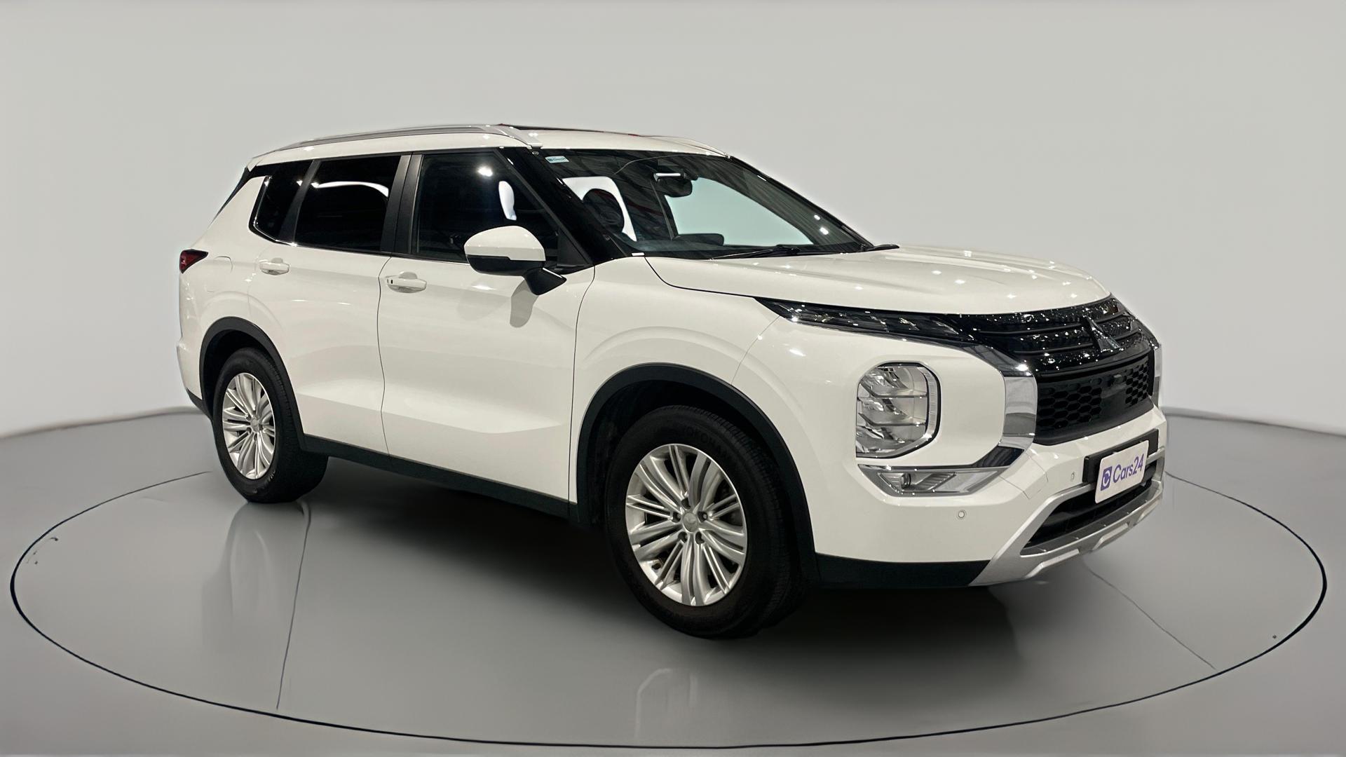 Mitsubishi Outlander image
