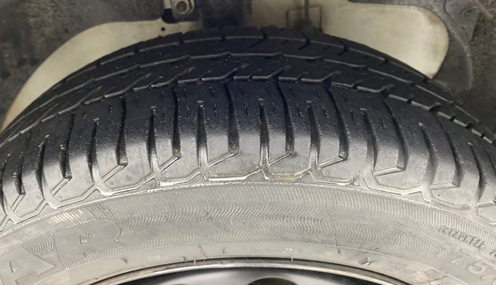 2015 Ford Figo 1.2 EXI DURATEC, Petrol, Manual, 26,297 km, Right Front Tyre Tread