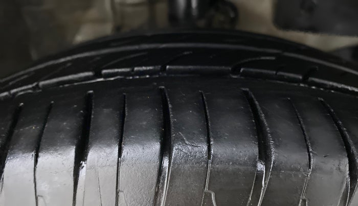 2015 Honda Amaze 1.2 SX MT I VTEC, Petrol, Manual, 79,917 km, Right Front Tyre Tread