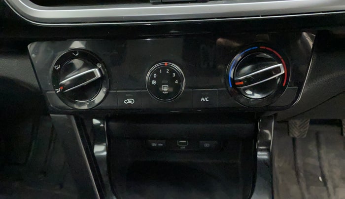 2021 KIA SELTOS HTK PLUS 1.5, Petrol, Manual, 35,761 km, AC Unit - Directional switch has minor damage