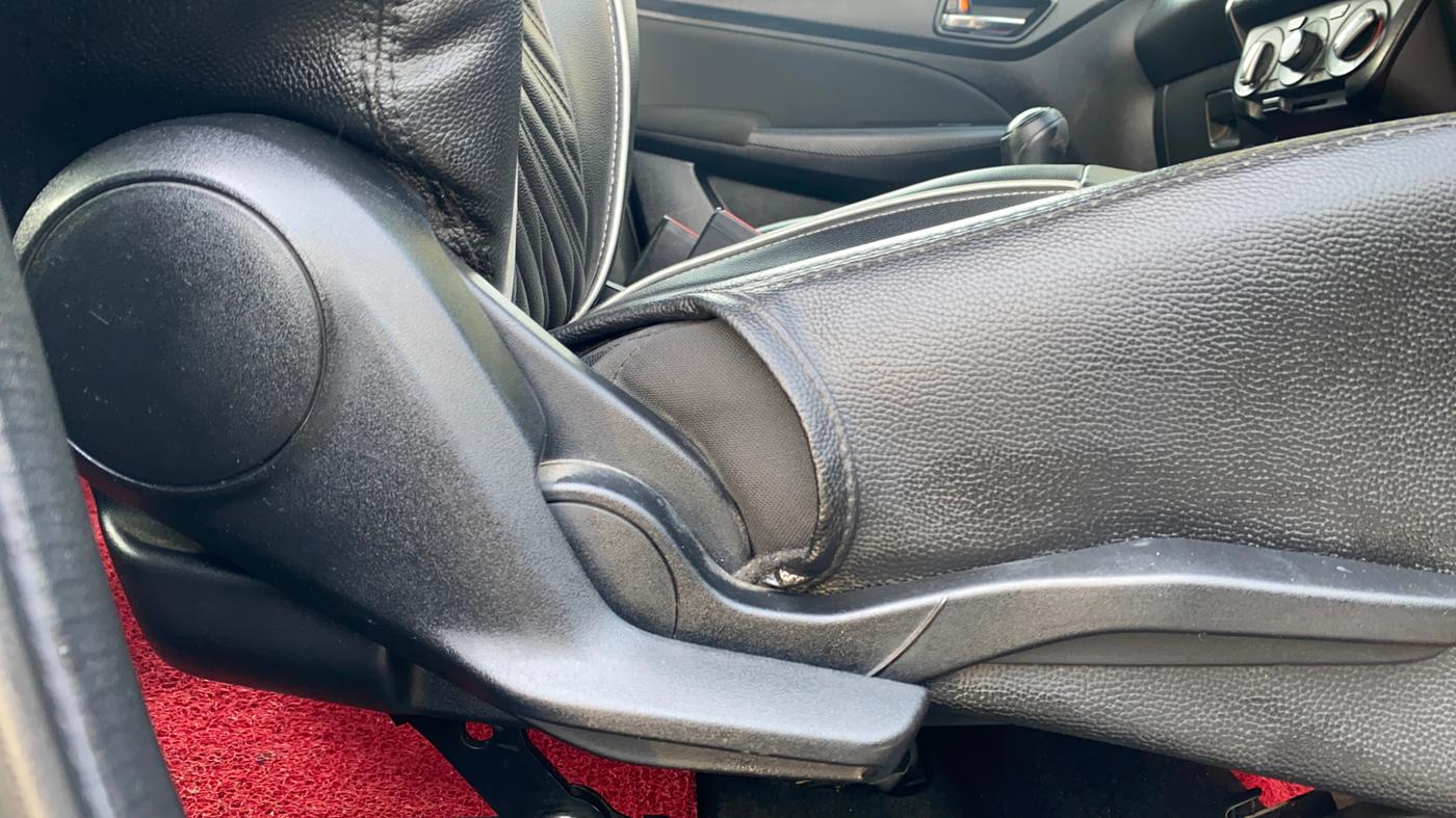 2020 Maruti Swift VXI, Petrol, Manual, 44,037 km, Driver Side Adjustment Panel