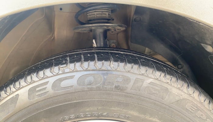 2020 Maruti Swift VXI, Petrol, Manual, 44,037 km, Right Front Tyre Tread