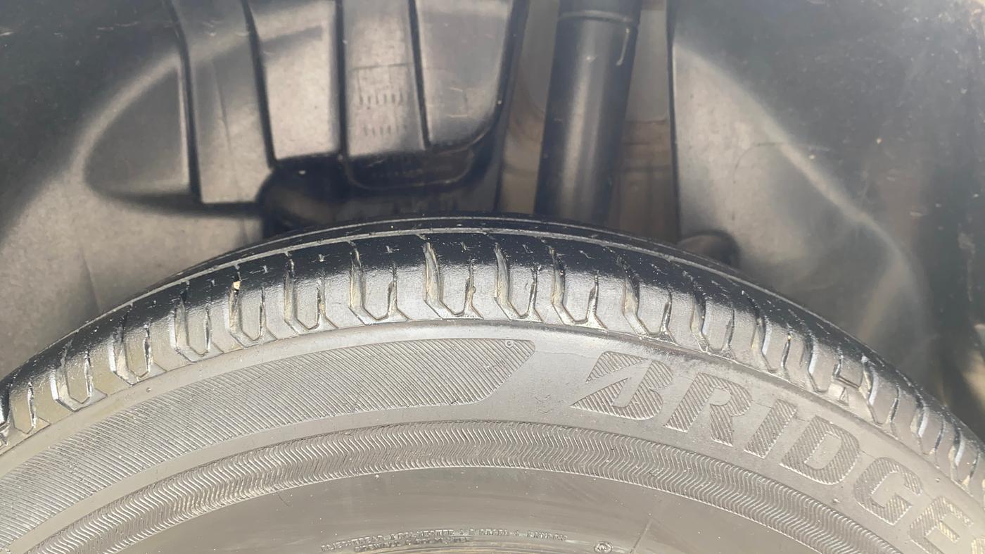 2020 Maruti Swift VXI, Petrol, Manual, 44,037 km, Left Rear Tyre Tread