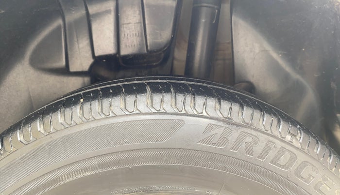 2020 Maruti Swift VXI, Petrol, Manual, 44,037 km, Left Rear Tyre Tread