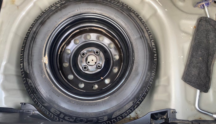 2020 Maruti Swift VXI, Petrol, Manual, 44,037 km, Spare Tyre