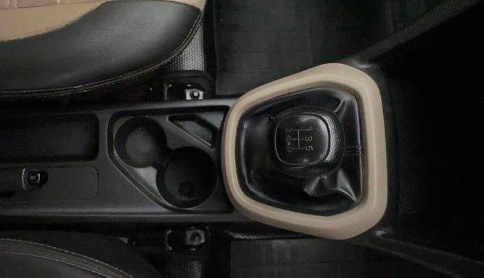 2015 Hyundai Grand i10 ERA 1.2 KAPPA VTVT, Petrol, Manual, 1,09,338 km, Gear Lever