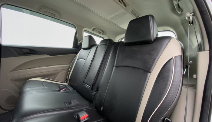 2018 Mahindra MARAZZO M2 8 STR, Diesel, Manual, 31,268 km, Right Side Rear Door Cabin