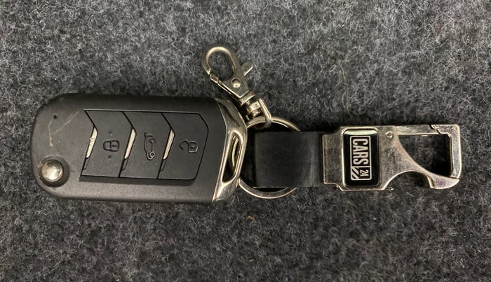 2018 Mahindra MARAZZO M2 8 STR, Diesel, Manual, 31,268 km, Key Close Up