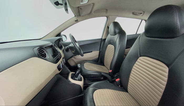2015 Hyundai Grand i10 MAGNA 1.2 VTVT, Petrol, Manual, 28,553 km, Right Side Front Door Cabin