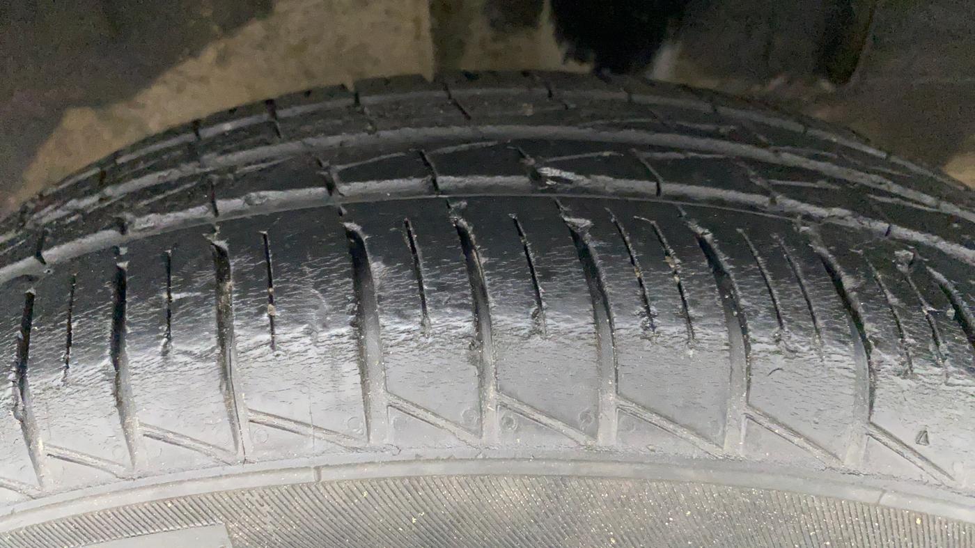 2019 Renault TRIBER 1.0 RXL PETROL, Petrol, Manual, 30,239 km, Left Rear Tyre Tread