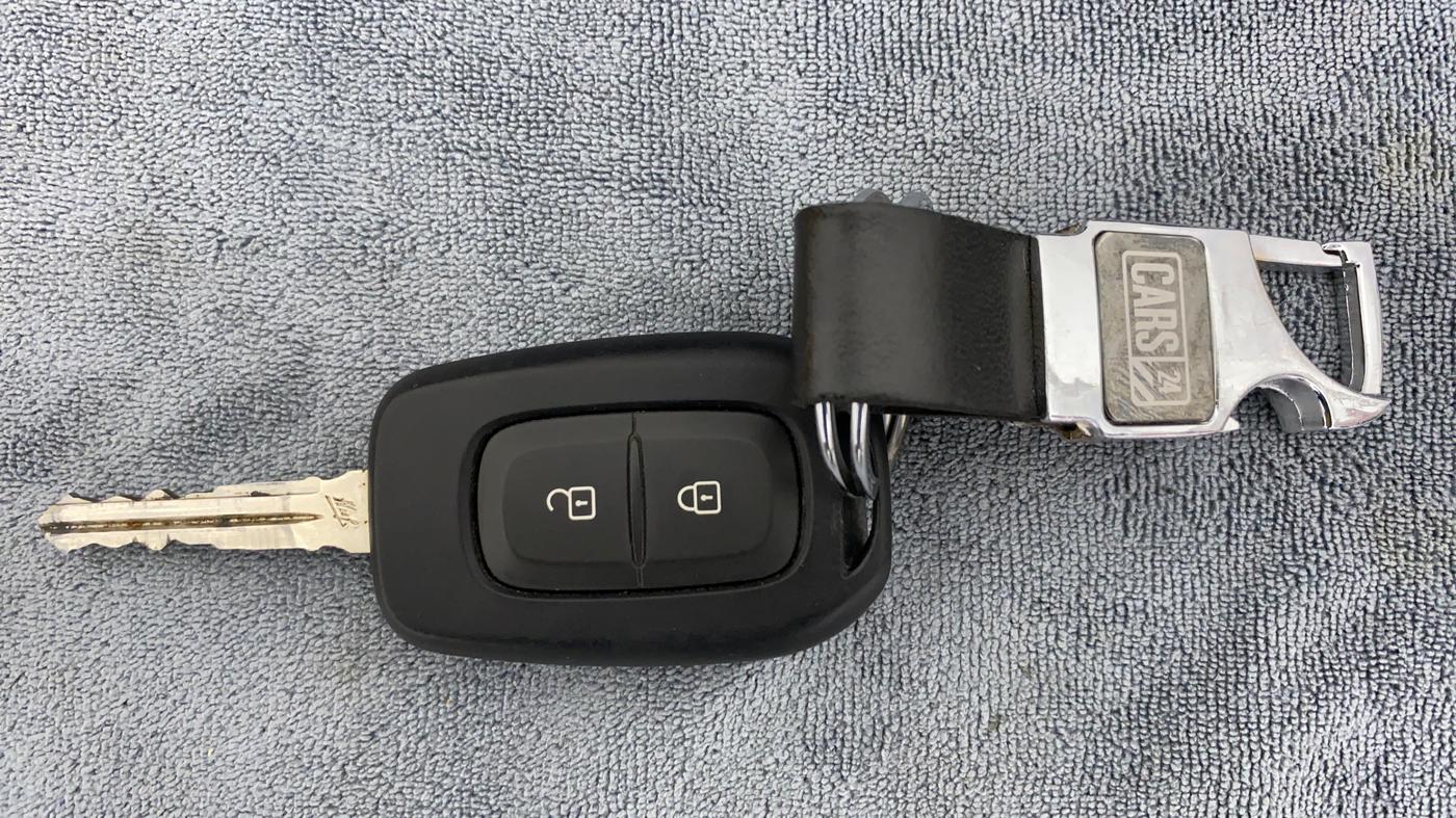2019 Renault TRIBER 1.0 RXL PETROL, Petrol, Manual, 30,239 km, Key Close Up