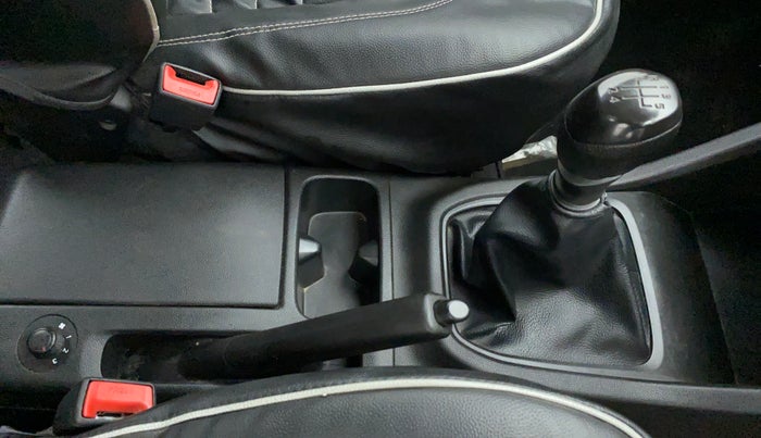 2019 Renault TRIBER 1.0 RXL PETROL, Petrol, Manual, 30,239 km, Gear Lever
