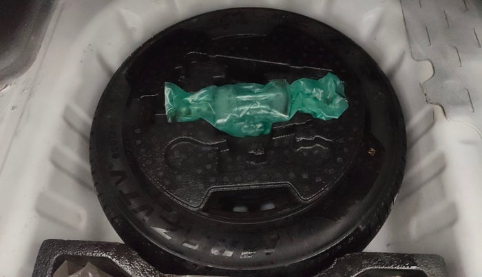 2016 Maruti Ciaz VXI+, Petrol, Manual, 84,661 km, Spare Tyre