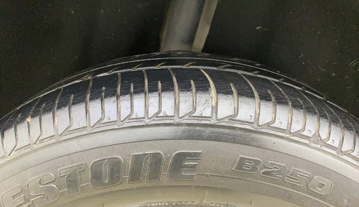 2015 Ford Ecosport AMBIENTE 1.5L DIESEL, Diesel, Manual, 1,15,854 km, Right Rear Tyre Tread