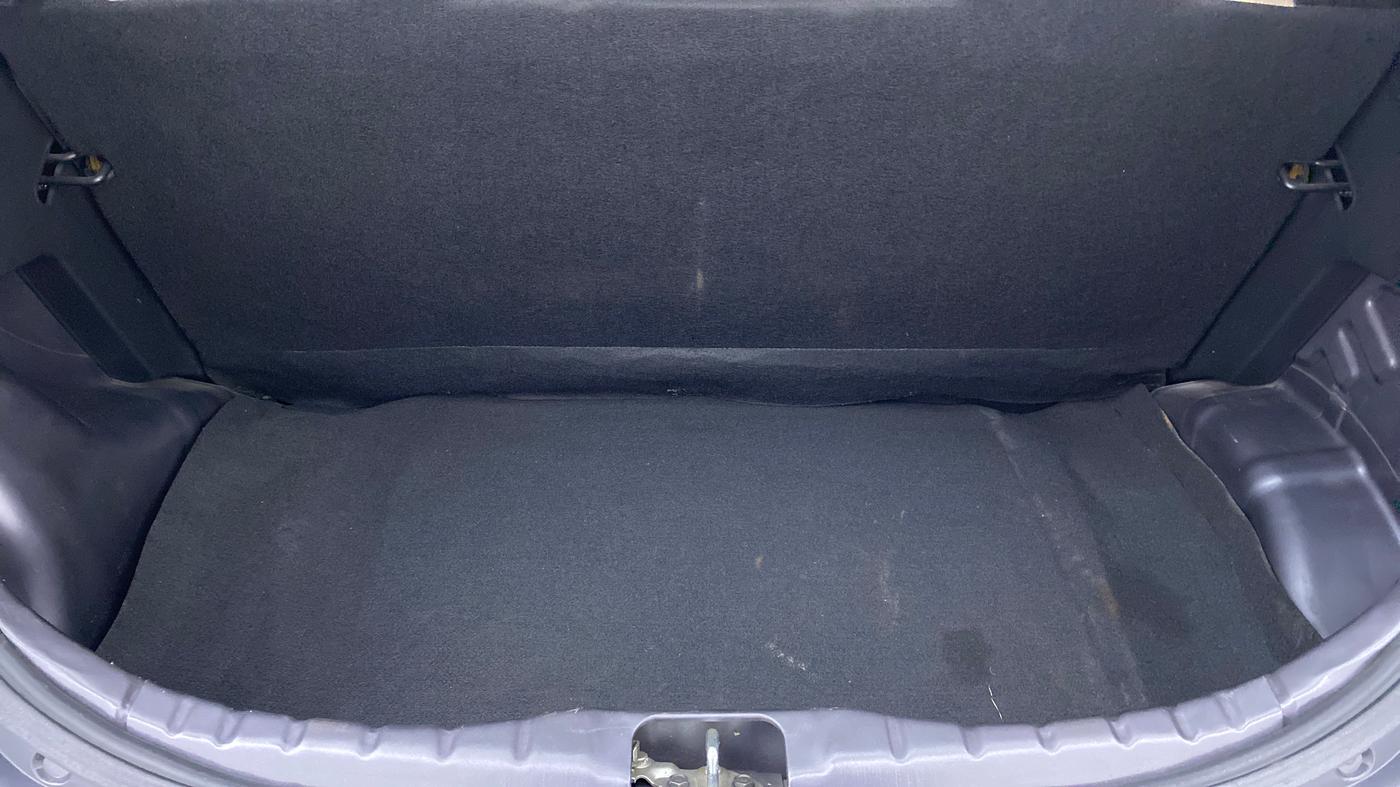 2016 Hyundai Eon ERA PLUS, Petrol, Manual, 32,814 km, Boot Inside