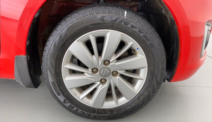 2017 Maruti Swift ZXI, Petrol, Manual, 40,512 km, Right Front Wheel