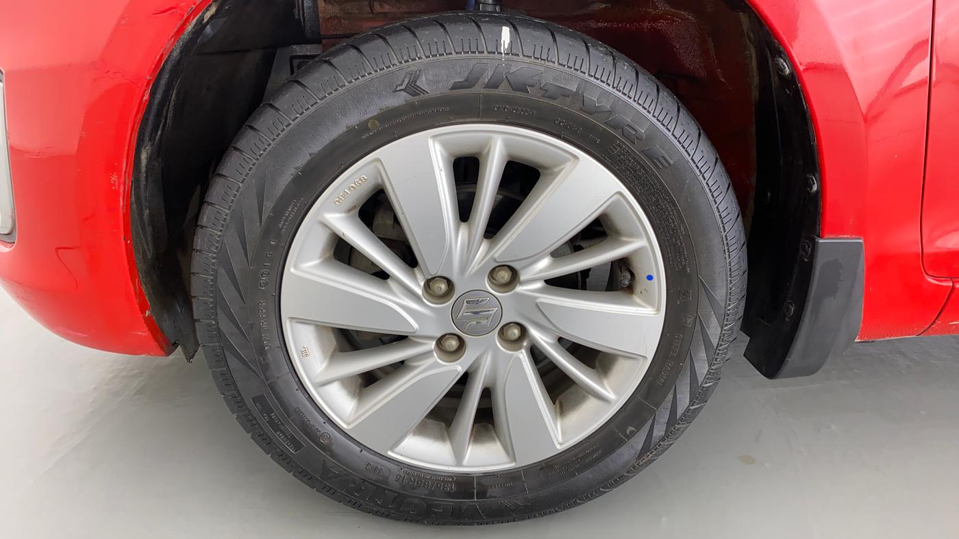 2017 Maruti Swift ZXI, Petrol, Manual, 40,512 km, Left Front Wheel