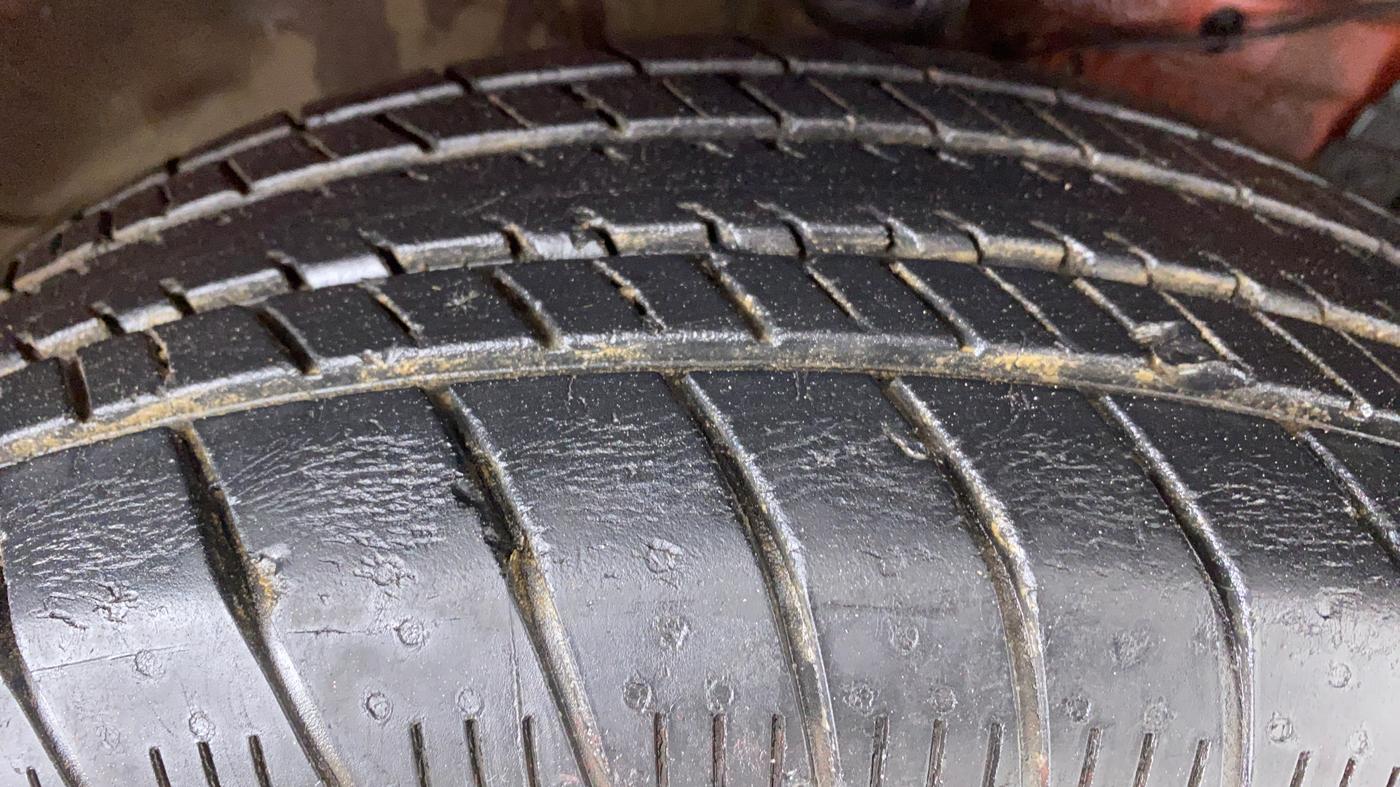 2017 Maruti Swift ZXI, Petrol, Manual, 40,512 km, Right Front Tyre Tread