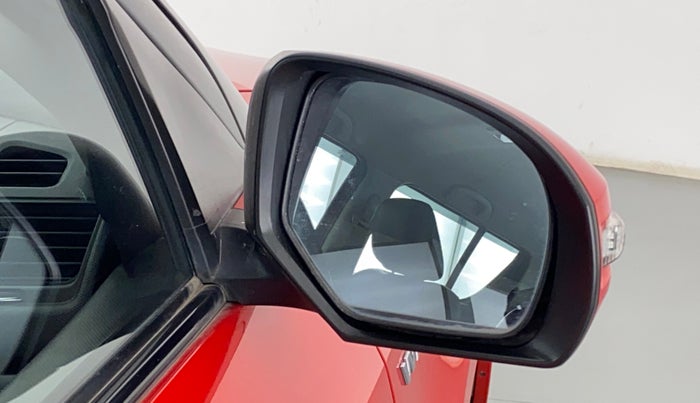 2017 Maruti Swift ZXI, Petrol, Manual, 40,512 km, Right rear-view mirror - Mirror motor not working