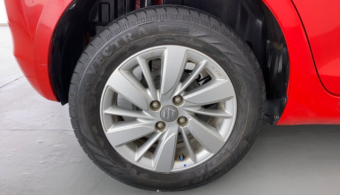 2017 Maruti Swift ZXI, Petrol, Manual, 40,512 km, Right Rear Wheel