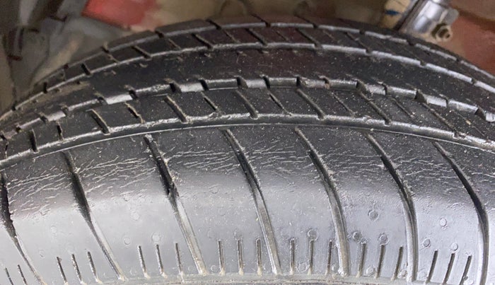 2017 Maruti Swift ZXI, Petrol, Manual, 40,512 km, Left Front Tyre Tread