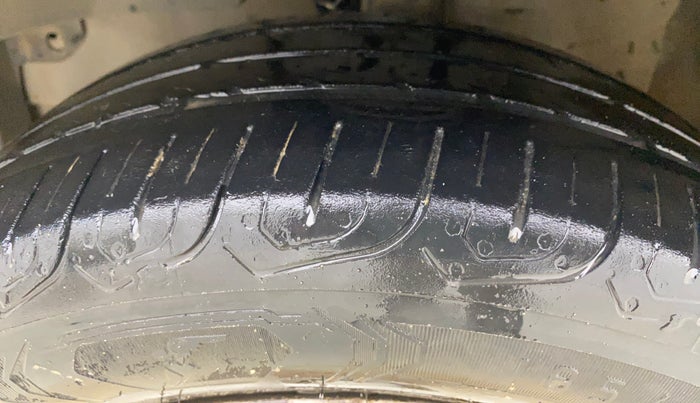 2012 Honda Brio E MT, Petrol, Manual, 1,27,532 km, Left Front Tyre Tread