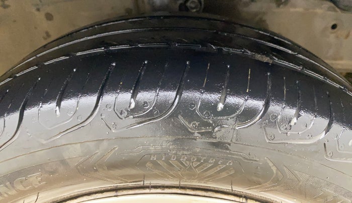 2012 Honda Brio E MT, Petrol, Manual, 1,27,532 km, Right Front Tyre Tread