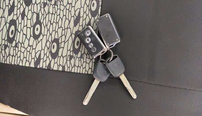 2012 Honda Brio E MT, Petrol, Manual, 1,27,532 km, Key Close Up