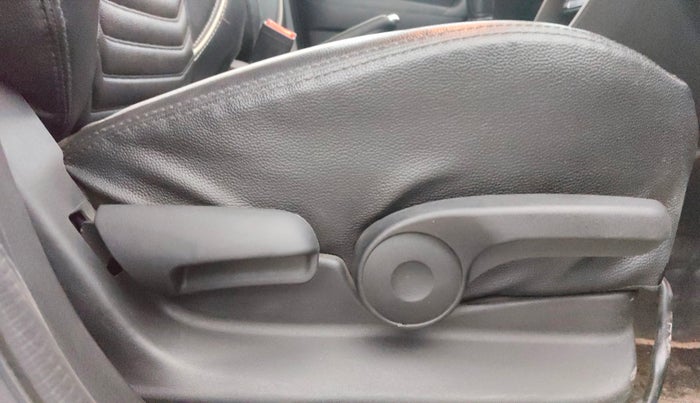 2019 Maruti Vitara Brezza ZDI, Diesel, Manual, 77,591 km, Driver Side Adjustment Panel