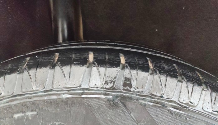 2019 Maruti Vitara Brezza ZDI, Diesel, Manual, 77,591 km, Right Rear Tyre Tread