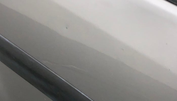 2011 Maruti Ritz VXI, Petrol, Manual, 33,438 km, Right rear door - Slightly dented
