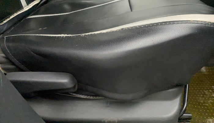 2011 Maruti Ritz VXI, Petrol, Manual, 33,438 km, Driver Side Adjustment Panel