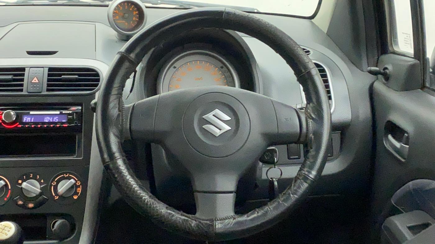 2011 Maruti Ritz VXI, Petrol, Manual, 33,438 km, Steering Wheel Close Up