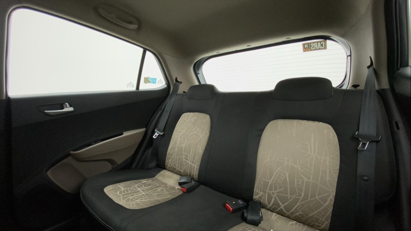 2017 Hyundai Grand i10 SPORTZ (O) AT 1.2 KAPPA VTVT, Petrol, Automatic, 41,385 km, Right Side Rear Door Cabin