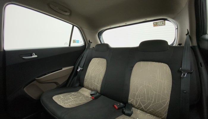 2017 Hyundai Grand i10 SPORTZ (O) AT 1.2 KAPPA VTVT, Petrol, Automatic, 41,385 km, Right Side Rear Door Cabin
