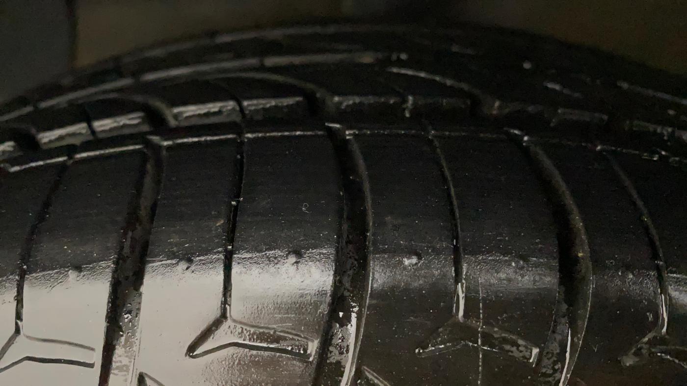 2017 Hyundai Grand i10 SPORTZ (O) AT 1.2 KAPPA VTVT, Petrol, Automatic, 41,385 km, Left Front Tyre Tread