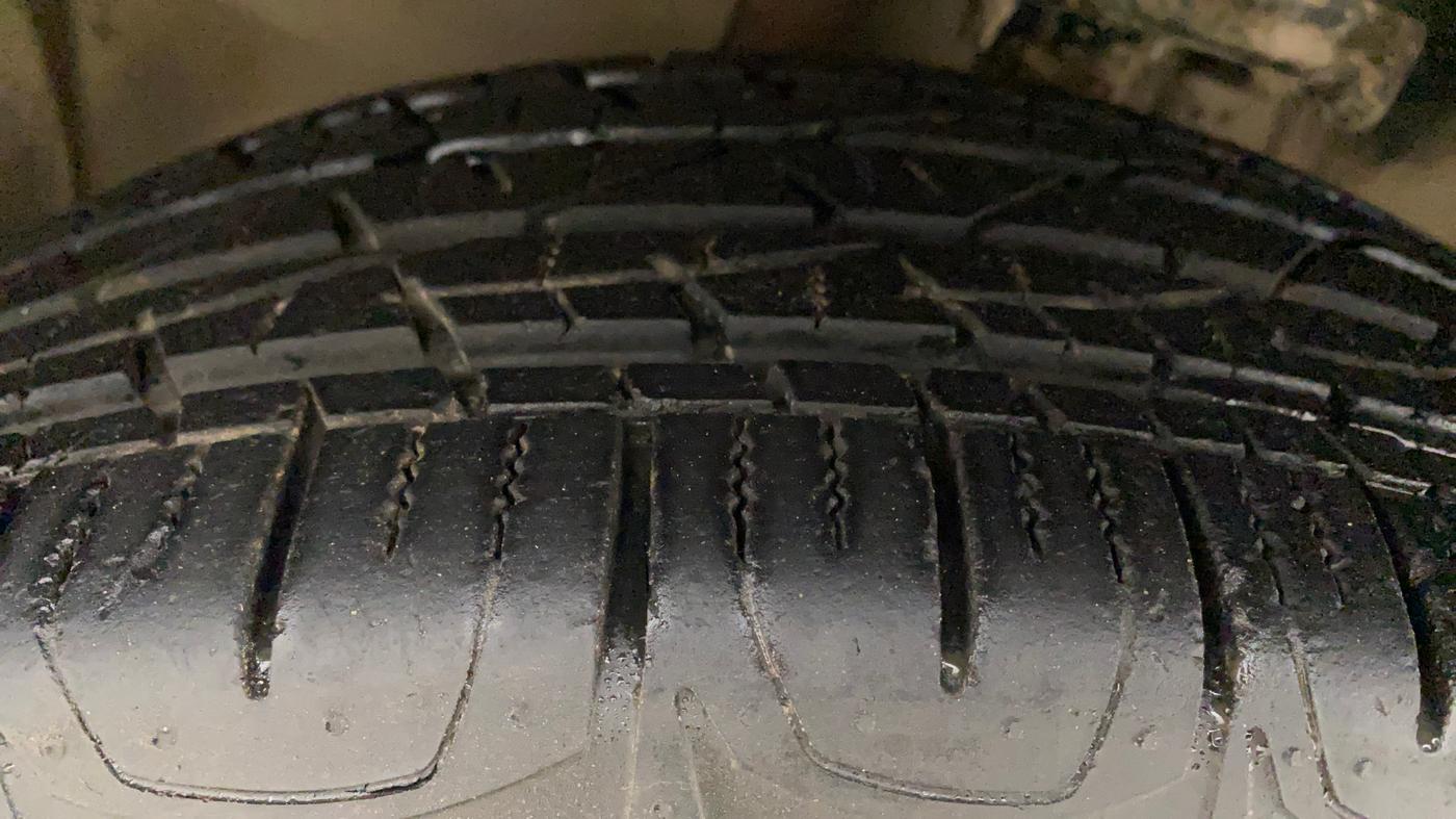 2019 Jeep Compass LIMITED 2.0 DIESEL, Diesel, Manual, 9,346 km, Right Front Tyre Tread