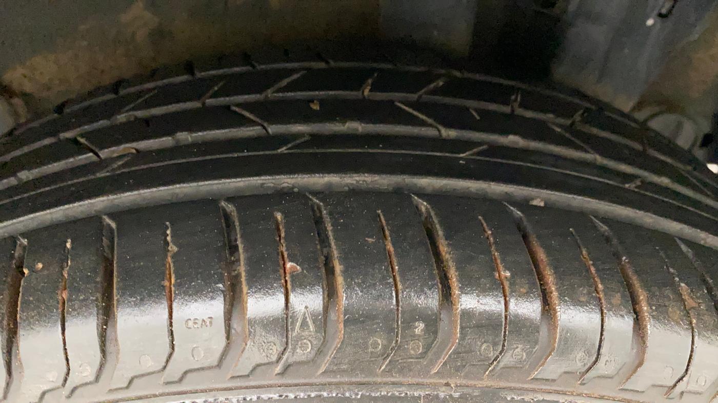 2021 Hyundai NEW I20 ASTA 1.2 AT, Petrol, Automatic, 11,069 km, Left Rear Tyre Tread