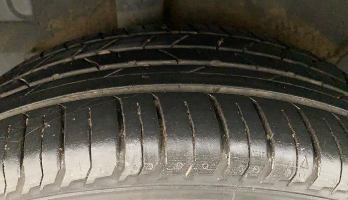 2021 Hyundai NEW I20 ASTA 1.2 AT, Petrol, Automatic, 11,069 km, Right Rear Tyre Tread