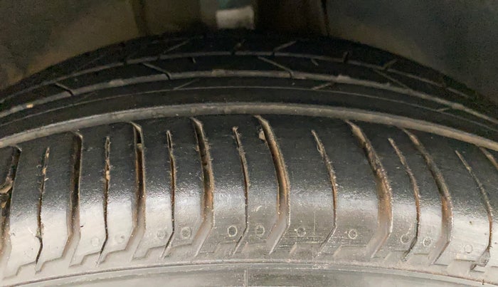 2021 Hyundai NEW I20 ASTA 1.2 AT, Petrol, Automatic, 11,069 km, Right Front Tyre Tread