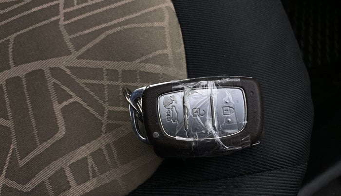 2014 Hyundai Grand i10 SPORTZ 1.2 KAPPA VTVT, Petrol, Manual, 74,156 km, Key Close Up