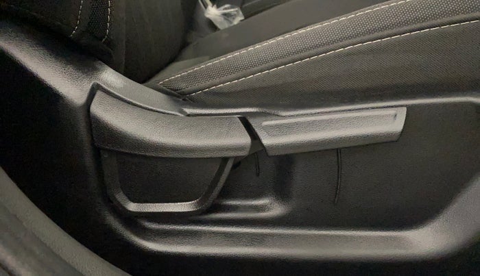 2023 Hyundai NEW I20 ASTA (O) 1.2 IVT, Petrol, Automatic, 9,125 km, Driver Side Adjustment Panel