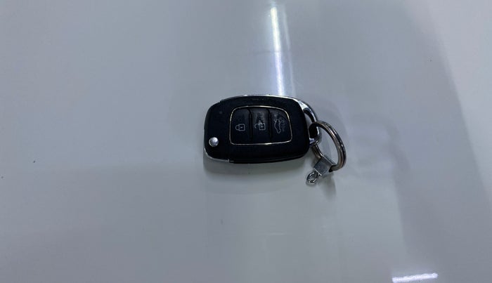 2024 Hyundai EXTER EX 1.2 MT, Petrol, Manual, 8,794 km, Key Close Up