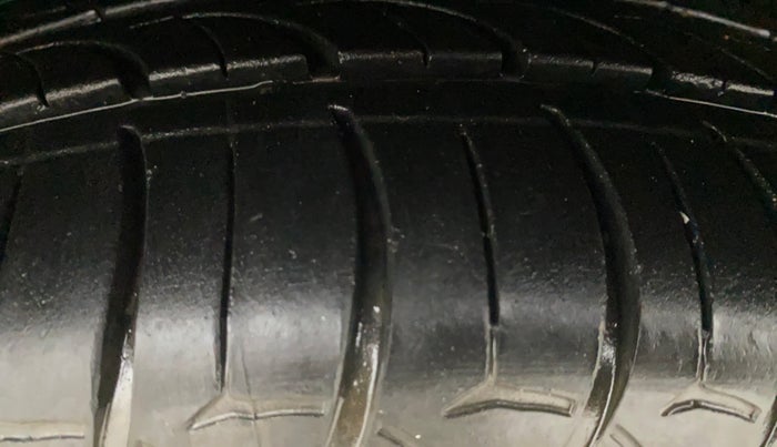 2021 Hyundai NEW I20 Asta 1.0 GDI Turbo IMT, Petrol, Manual, 29,721 km, Left Front Tyre Tread